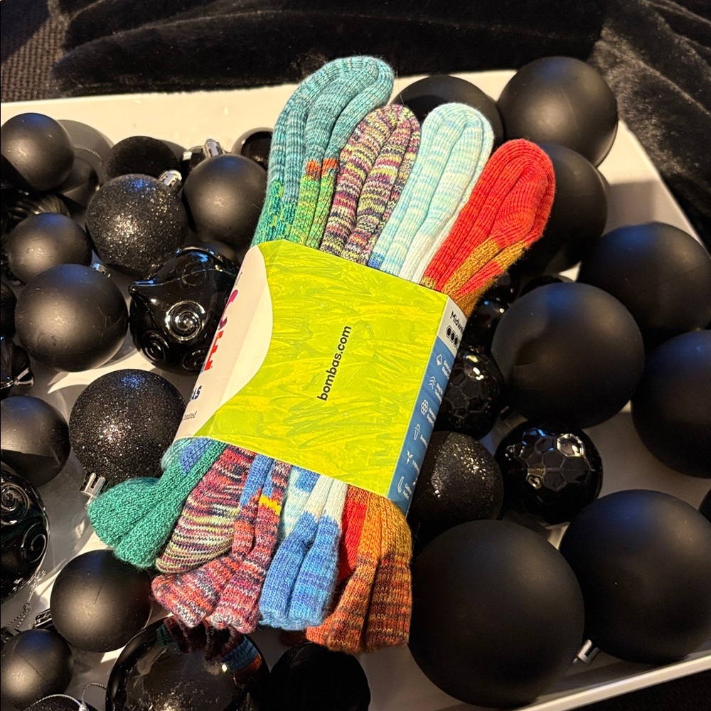 Bombas Eric Carle socks 🧦 - Picture 2 of 4